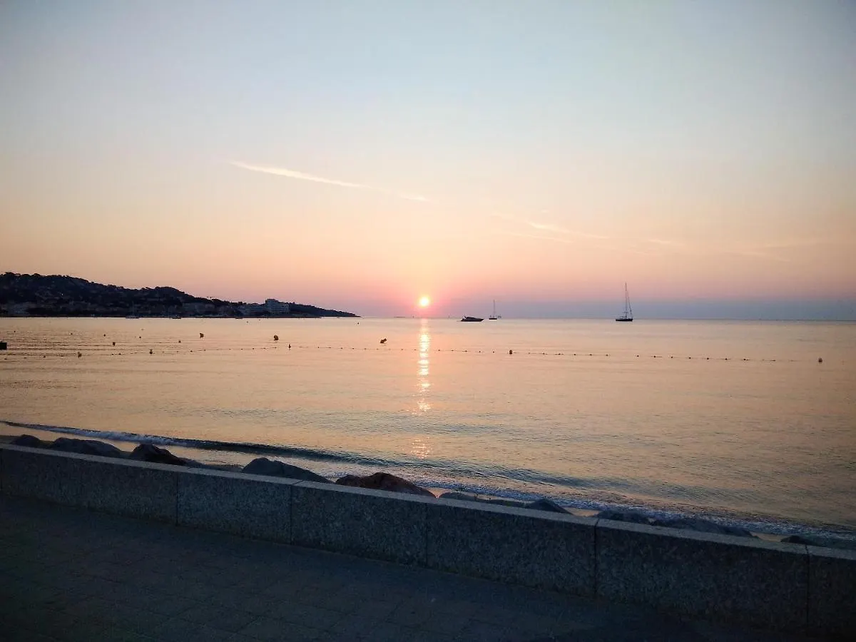 Charmant Appartement A Cavalaire-Sur-Mer Avec Terrasse Francia